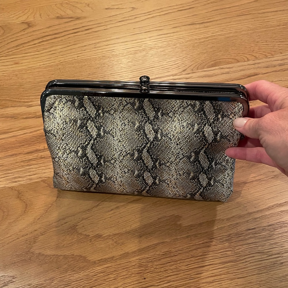 Hobo LeeAnn Clutch/Crossbody